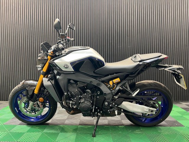 View our YAMAHA MT-09