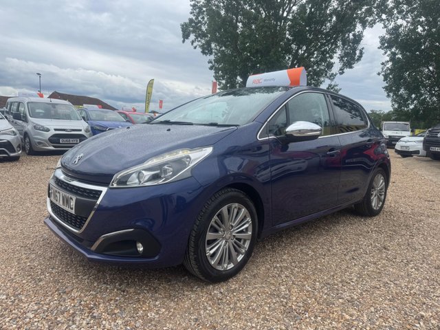 View our PEUGEOT 208