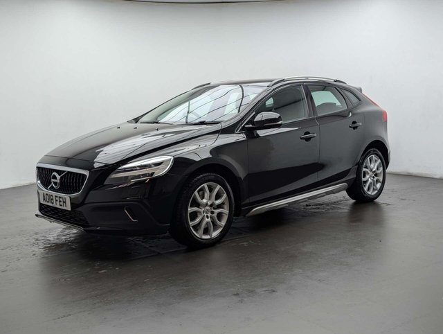 USED 2018 18 VOLVO V40 2.0 V40 Cross Country Professional D4 Auto 5dr CLICK+COLLECT / HOME DELIVERY