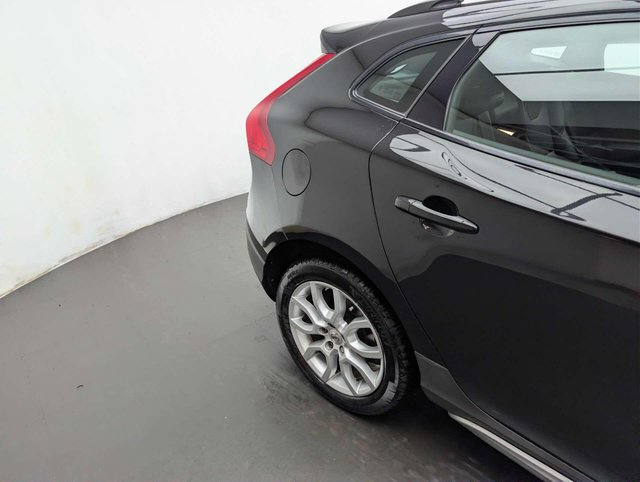USED 2018 18 VOLVO V40 2.0 V40 Cross Country Professional D4 Auto 5dr CLICK+COLLECT / HOME DELIVERY