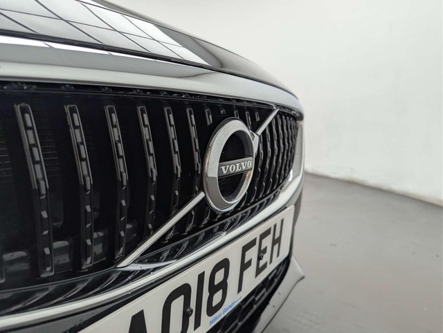 USED 2018 18 VOLVO V40 2.0 V40 Cross Country Professional D4 Auto 5dr CLICK+COLLECT / HOME DELIVERY