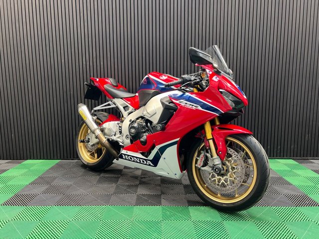 View our HONDA CBR1000RR Fireblade SP