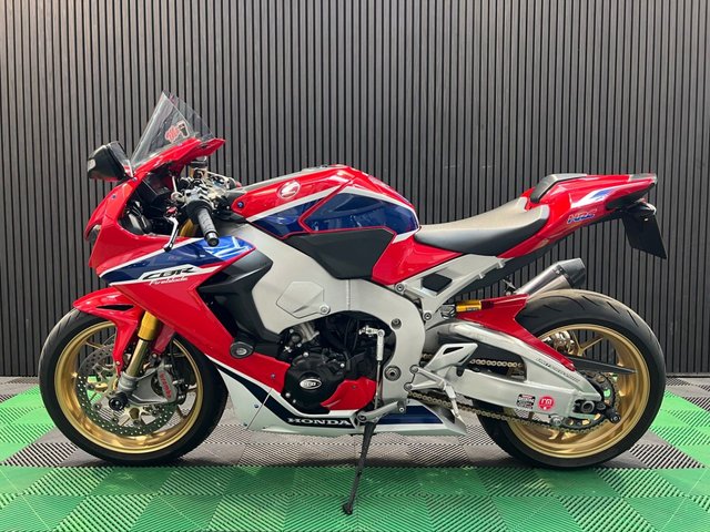 View our HONDA CBR1000RR Fireblade SP