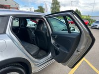 USED 2017 17 VOLVO V60 CROSS COUNTRY 2.4 D4 SE Nav Estate 5dr Diesel Auto AWD Euro 6 (s/s) (190 ps) IMMACULATE INSIDE AND OUT !!!