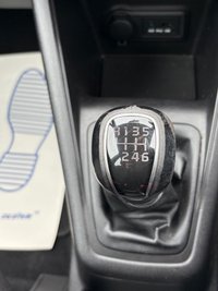 USED 2015 15 KIA VENGA 1.4 CRDi SR7 MPV 5dr Diesel Manual Euro 5 * FSH,REAR PARKING SENSORS, CD, USB BT, DRIVER ARM REST, 16