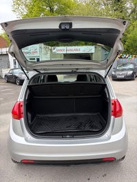 USED 2015 15 KIA VENGA 1.4 CRDi SR7 MPV 5dr Diesel Manual Euro 5 * FSH,REAR PARKING SENSORS, CD, USB BT, DRIVER ARM REST, 16