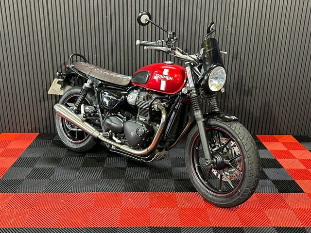 View our TRIUMPH STREET TWIN