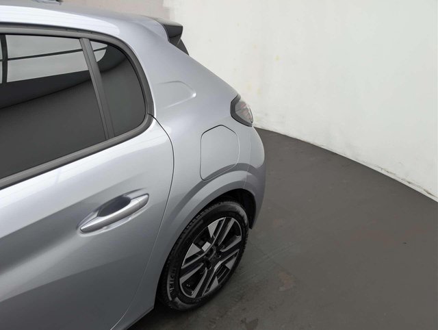 USED 2025 75 PEUGEOT 208 1.2 208 Allure PureTech S/S 5dr CLICK+COLLECT / HOME DELIVERY