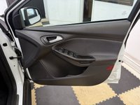 USED 2015 15 FORD FOCUS 1.6 Titanium Hatchback 5dr Petrol Powershift Euro 6 (125 ps) AUTOMATIC LIGHTS! BLUETOOTH!