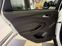 USED 2015 15 FORD FOCUS 1.6 Titanium Hatchback 5dr Petrol Powershift Euro 6 (125 ps) AUTOMATIC LIGHTS! BLUETOOTH!