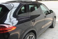 USED 2015 R PORSCHE CAYENNE 4.2 TD V8 S SUV 5dr Diesel TiptronicS 4WD (stop/start) (385 ps) 