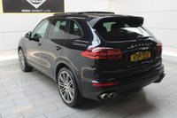 USED 2015 R PORSCHE CAYENNE 4.2 TD V8 S SUV 5dr Diesel TiptronicS 4WD (stop/start) (385 ps) 
