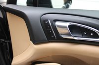 USED 2015 R PORSCHE CAYENNE 4.2 TD V8 S SUV 5dr Diesel TiptronicS 4WD (stop/start) (385 ps) 