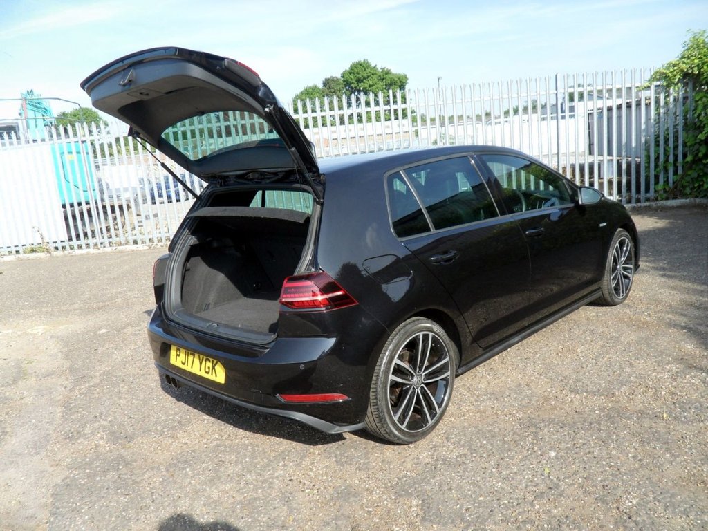 USED 2017 17 VOLKSWAGEN GOLF 2.0 TDI BlueMotion Tech GTD Hatchback 5dr Diesel Manual Euro 6 (s/s) (184 ps) 2Owners Heated Leather Rear Privacy