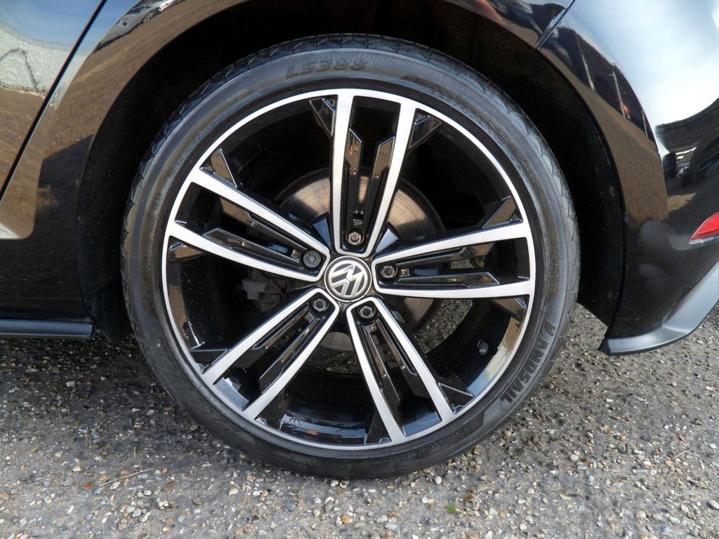 USED 2017 17 VOLKSWAGEN GOLF 2.0 TDI BlueMotion Tech GTD Hatchback 5dr Diesel Manual Euro 6 (s/s) (184 ps) 2Owners Heated Leather Rear Privacy