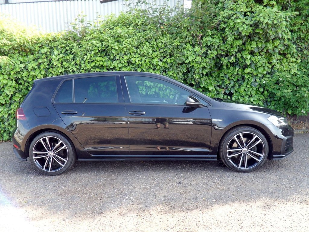 USED 2017 17 VOLKSWAGEN GOLF 2.0 TDI BlueMotion Tech GTD Hatchback 5dr Diesel Manual Euro 6 (s/s) (184 ps) 2Owners Heated Leather Rear Privacy