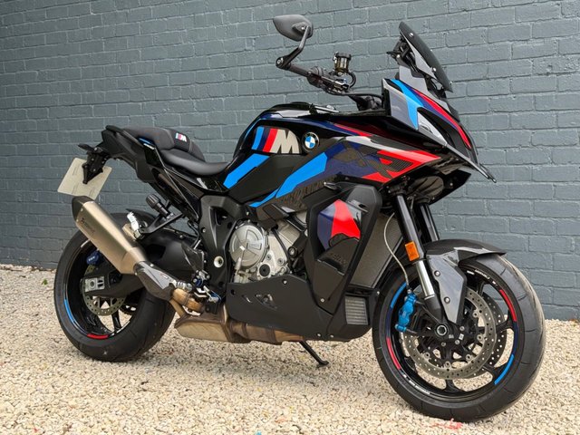 View our BMW M 1000 XR