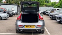 USED 2015 15 VOLVO V40 1.6 T2 R-Design Hatchback 5dr Petrol Manual Euro 5 (s/s) (120 ps) 
