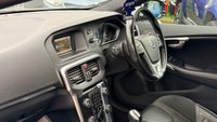 USED 2015 15 VOLVO V40 1.6 T2 R-Design Hatchback 5dr Petrol Manual Euro 5 (s/s) (120 ps) 