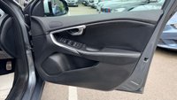 USED 2015 15 VOLVO V40 1.6 T2 R-Design Hatchback 5dr Petrol Manual Euro 5 (s/s) (120 ps) 
