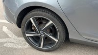 USED 2015 15 VOLVO V40 1.6 T2 R-Design Hatchback 5dr Petrol Manual Euro 5 (s/s) (120 ps) 