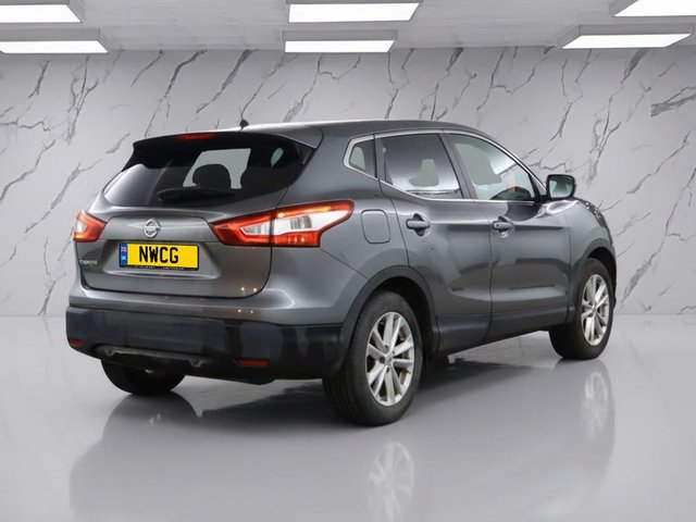 View our NISSAN QASHQAI