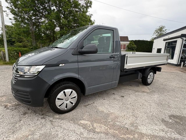 VOLKSWAGEN TRANSPORTER at Hyetts Garage