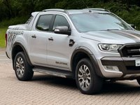 USED 2018 18 FORD RANGER 3.2 TDCi WILDTRACK PICKUP DOUBLE CAB 4DR DIESEL AUTO 4WD EURO 5 (200 PS) NAV NO VAT - VERY LOW MILEAGE - FULL SERVICE HISTORY - JUST BEEN SERVICED -  DESIRABLE 3.2 ENGINE - 2 KEYS - HPI CHECK ALL CLEAR - ULEZ / LEZ / CAZ COMPLIANT - STUNNING METALLIC SILVER PAINTWORK - WILDTRACK BODY STYLING - SAT NAV - CAR PLAY - ANDRIOD AUTO - REVERSE CAMERA - LEATHERS INTERIOR - CRUISE CONTROL - BI XENON HEADLIGHTS - HYDROLIC LIFT - HEATED MIRRORS - FINANCE AVAILABLE - ZERO DEPOSIT OFFERS - ALL VANS/CARS WELCOME IN PART-EXCHANGE, ANY AGE, ANY MILEAGE, ANY CONDITION