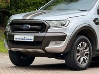 USED 2018 18 FORD RANGER 3.2 TDCi WILDTRACK PICKUP DOUBLE CAB 4DR DIESEL AUTO 4WD EURO 5 (200 PS) NAV NO VAT - VERY LOW MILEAGE - FULL SERVICE HISTORY - JUST BEEN SERVICED -  DESIRABLE 3.2 ENGINE - 2 KEYS - HPI CHECK ALL CLEAR - ULEZ / LEZ / CAZ COMPLIANT - STUNNING METALLIC SILVER PAINTWORK - WILDTRACK BODY STYLING - SAT NAV - CAR PLAY - ANDRIOD AUTO - REVERSE CAMERA - LEATHERS INTERIOR - CRUISE CONTROL - BI XENON HEADLIGHTS - HYDROLIC LIFT - HEATED MIRRORS - FINANCE AVAILABLE - ZERO DEPOSIT OFFERS - ALL VANS/CARS WELCOME IN PART-EXCHANGE, ANY AGE, ANY MILEAGE, ANY CONDITION