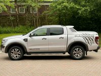 USED 2018 18 FORD RANGER 3.2 TDCi WILDTRACK PICKUP DOUBLE CAB 4DR DIESEL AUTO 4WD EURO 5 (200 PS) NAV NO VAT - VERY LOW MILEAGE - FULL SERVICE HISTORY - JUST BEEN SERVICED -  DESIRABLE 3.2 ENGINE - 2 KEYS - HPI CHECK ALL CLEAR - ULEZ / LEZ / CAZ COMPLIANT - STUNNING METALLIC SILVER PAINTWORK - WILDTRACK BODY STYLING - SAT NAV - CAR PLAY - ANDRIOD AUTO - REVERSE CAMERA - LEATHERS INTERIOR - CRUISE CONTROL - BI XENON HEADLIGHTS - HYDROLIC LIFT - HEATED MIRRORS - FINANCE AVAILABLE - ZERO DEPOSIT OFFERS - ALL VANS/CARS WELCOME IN PART-EXCHANGE, ANY AGE, ANY MILEAGE, ANY CONDITION