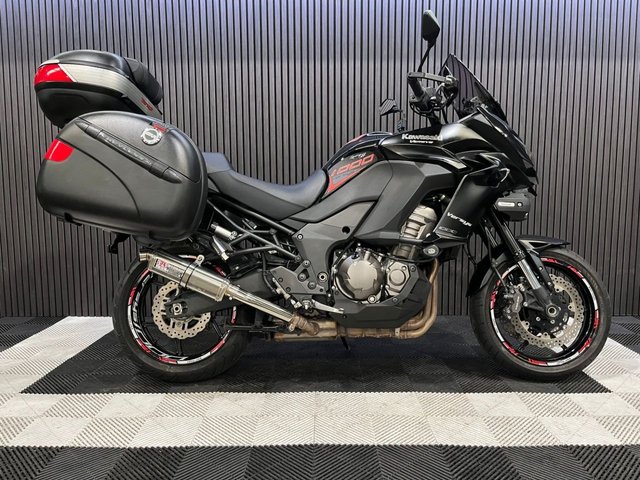 View our KAWASAKI VERSYS 1000