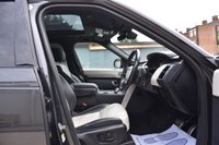 USED 2022 22 LAND ROVER DISCOVERY 3.0 D300 MHEV R-Dynamic HSE SUV 5dr Diesel Auto 4WD Euro 6 (s/s) (300 ps) 1 Owner from New | VAT Qualifying | Electric Panoramic Sunroof | Privacy Glass | Satellite Navigation | 22" Alloy Wheels | 2 Keys | Full Land Rover Service History | White/Black Full Leather Upholstery | Park Assist | 7 Seater | Twin Speed Transfer Box | MOT Valid (23/06/2026)