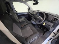 USED 2020 20 VAUXHALL VIVARO 2.0 Turbo D 3100 Sportive Crew Van Double Cab 5dr Diesel Manual L2 H1 Euro 6 (s/s) (120 ps) 