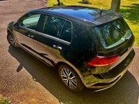 USED 2018 68 VOLKSWAGEN GOLF 1.5 TSI EVO SE Nav Hatchback 5dr Petrol Manual Euro 6 (s/s) (150 ps) 1 LADY OWNER SINCE OCT 2021 WITH ONLY 47,800 MILES//FULL VW DEALER/SPECIALIST SERVICE HISTORY X6 STAMPS-JUST SERVICED//APPLE-PLAY//SATNAV//ALLOYS//FRONT AND REAR PARKING PILOT//LEATHER BOUND MULTI-FUNCTION STEERING WHEEL//X11 AIRBAGS//ELECTRIC FOLD MIRRORS//BLUETOOTH//BEAUTIFULLY KEPT Euro 6 (s/s) (150 ps) 1 LADY OWNER SINCE OCT 2021 WITH ONLY 47,800 MILES//FULL VW DEALER/SPECIALIST SERVICE HISTORY X6 STAMPS-JUST SERVICED//APPLE-PLAY//SAT-NAV//ALLOYS//FRONT AND REAR PARKING PILOT//LEATHER BOUND MULTI-FUNCTION STEERING WHEEL//X11 AIRBAGS//ELECTRIC FOLD MIRRORS//BLUETOOTH//BEAUTIFULLY KEPT