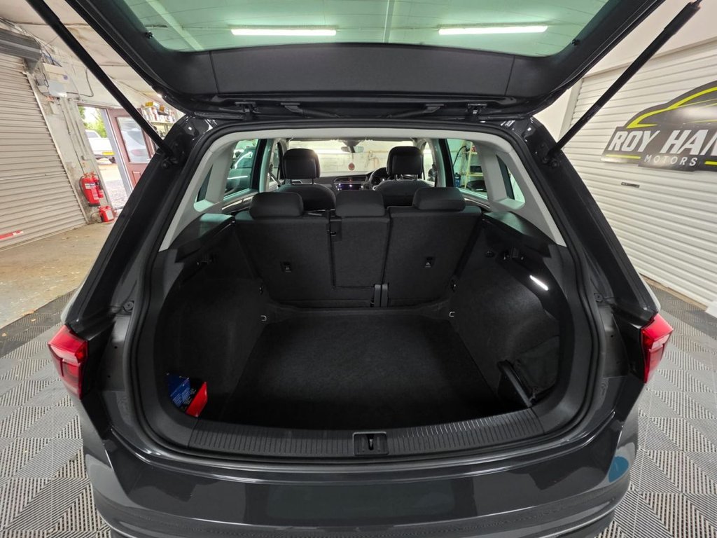 USED 2022 22 VOLKSWAGEN TIGUAN 1.5 TSI Life SUV 5dr Petrol Manual Euro 6 (s/s) (130 ps) 1 Owner - Bluetooth - SatNav!