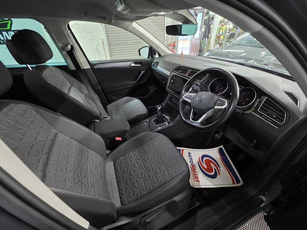 USED 2022 22 VOLKSWAGEN TIGUAN 1.5 TSI Life SUV 5dr Petrol Manual Euro 6 (s/s) (130 ps) 1 Owner - Bluetooth - SatNav!