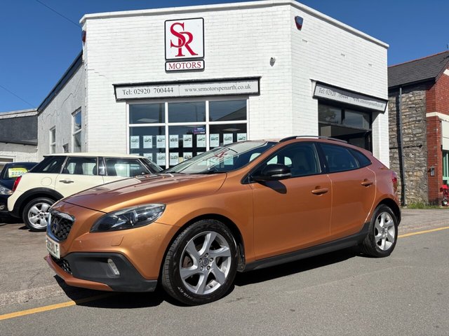 2013 61 VOLVO V40 CROSS COUNTRY 1.6 D2 Lux Hatchback 5dr Diesel Manual Euro 5 (s/s) (115 ps) 