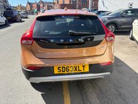 USED 2013 61 VOLVO V40 CROSS COUNTRY 1.6 D2 Lux Hatchback 5dr Diesel Manual Euro 5 (s/s) (115 ps) 