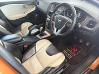 USED 2013 61 VOLVO V40 CROSS COUNTRY 1.6 D2 Lux Hatchback 5dr Diesel Manual Euro 5 (s/s) (115 ps) 