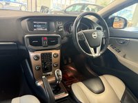 USED 2013 61 VOLVO V40 CROSS COUNTRY 1.6 D2 Lux Hatchback 5dr Diesel Manual Euro 5 (s/s) (115 ps) 