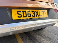USED 2013 61 VOLVO V40 CROSS COUNTRY 1.6 D2 Lux Hatchback 5dr Diesel Manual Euro 5 (s/s) (115 ps) 