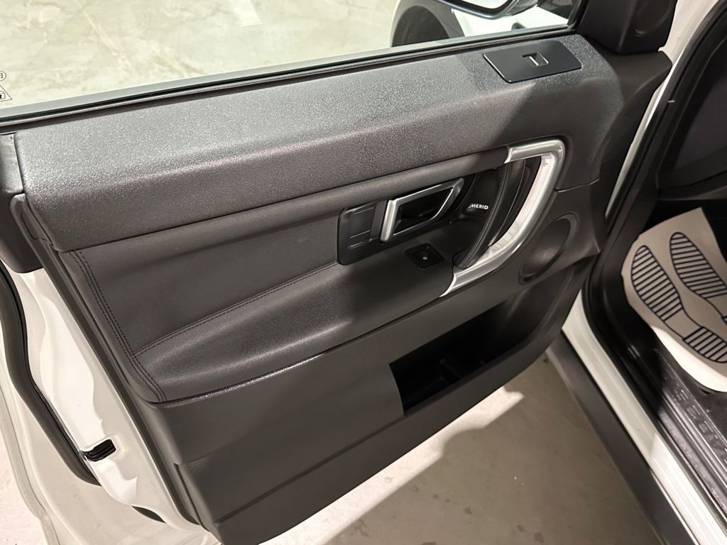USED 2017 17 LAND ROVER DISCOVERY SPORT 2.0 TD4 HSE Black SUV 5dr Diesel Auto 4WD Euro 6 (s/s) (180 ps) 