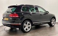 USED 2017 66 VOLKSWAGEN TOUAREG 3.0 TDI V6 BlueMotion Tech R-Line SUV 5dr Diesel Tiptronic 4WD Euro 6 (s/s) (262 ps) Hosting a very generous specification Euro 6,  Nappa Leather , Swiveling l Towbar, Panoramic Glass Roof , Dynaudio Soundpack , Ambeint lighting , Pearl Effect Paint