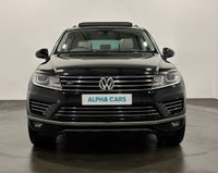 USED 2017 66 VOLKSWAGEN TOUAREG 3.0 TDI V6 BlueMotion Tech R-Line SUV 5dr Diesel Tiptronic 4WD Euro 6 (s/s) (262 ps) Hosting a very generous specification Euro 6,  Nappa Leather , Swiveling l Towbar, Panoramic Glass Roof , Dynaudio Soundpack , Ambeint lighting , Pearl Effect Paint