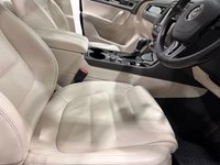 USED 2017 66 VOLKSWAGEN TOUAREG 3.0 TDI V6 BlueMotion Tech R-Line SUV 5dr Diesel Tiptronic 4WD Euro 6 (s/s) (262 ps) Hosting a very generous specification Euro 6,  Nappa Leather , Swiveling l Towbar, Panoramic Glass Roof , Dynaudio Soundpack , Ambeint lighting , Pearl Effect Paint