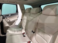 USED 2017 66 VOLKSWAGEN TOUAREG 3.0 TDI V6 BlueMotion Tech R-Line SUV 5dr Diesel Tiptronic 4WD Euro 6 (s/s) (262 ps) Hosting a very generous specification Euro 6,  Nappa Leather , Swiveling l Towbar, Panoramic Glass Roof , Dynaudio Soundpack , Ambeint lighting , Pearl Effect Paint