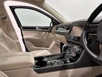USED 2017 66 VOLKSWAGEN TOUAREG 3.0 TDI V6 BlueMotion Tech R-Line SUV 5dr Diesel Tiptronic 4WD Euro 6 (s/s) (262 ps) Hosting a very generous specification Euro 6,  Nappa Leather , Swiveling l Towbar, Panoramic Glass Roof , Dynaudio Soundpack , Ambeint lighting , Pearl Effect Paint