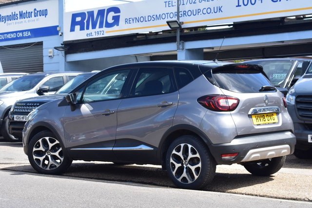 View our RENAULT CAPTUR