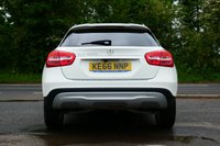 USED 2017 66 MERCEDES-BENZ GLA 2.1 GLA200d SE SUV 5dr Diesel Manual Euro 6 (s/s) (136 ps) CIRRUS WHITE PAINTWORK + APPLE CARPLAY + REVERSE CAMERA