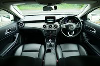 USED 2017 66 MERCEDES-BENZ GLA 2.1 GLA200d SE SUV 5dr Diesel Manual Euro 6 (s/s) (136 ps) CIRRUS WHITE PAINTWORK + APPLE CARPLAY + REVERSE CAMERA